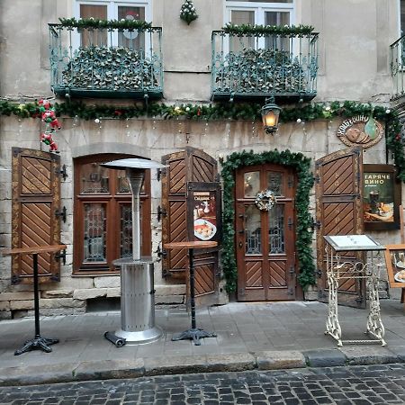 Midnight Cats' Apartment In Rynok Square Світло Є Завжди! Lemberg Exterior foto