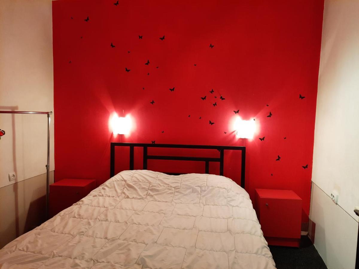 Midnight Cats' Apartment In Rynok Square Світло Є Завжди! Lemberg Exterior foto